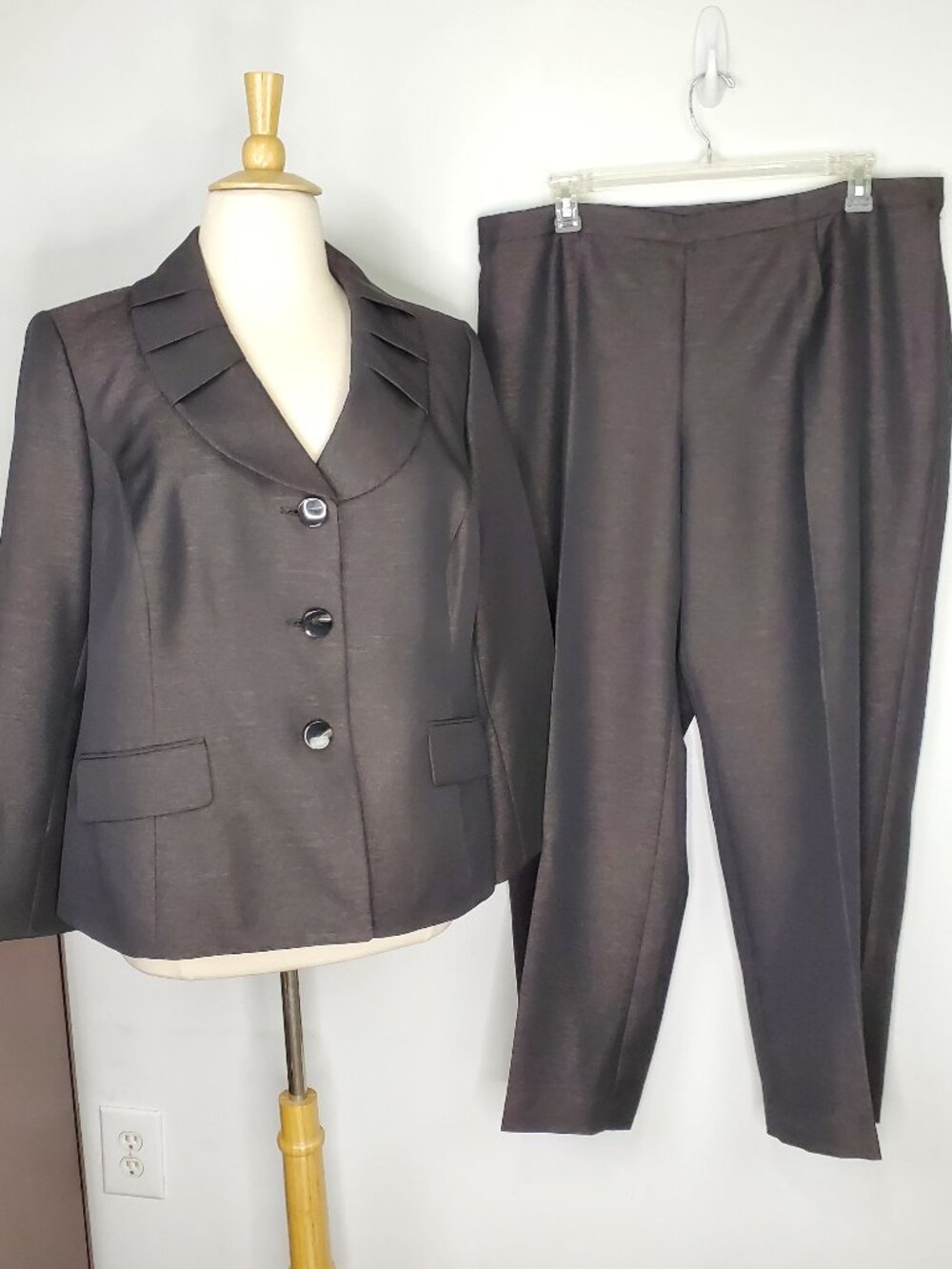 Le Suit 2 Pc Pantsuit Career Classic Professional Office Blazer & Pants Size 20W